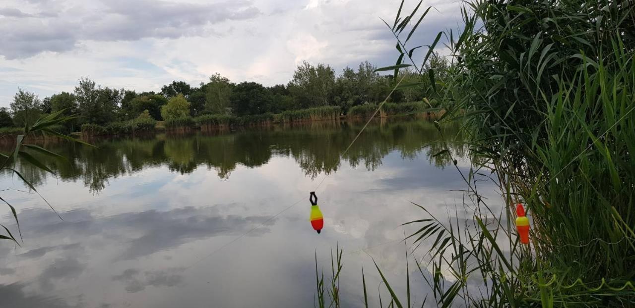 To Uti Vendeghaz Hotel Mezotur Buitenkant foto